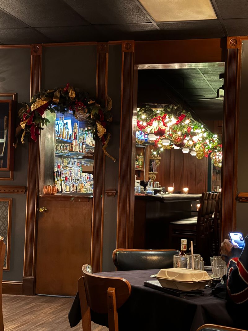 The Cozy 1970s Vibe That Transports You