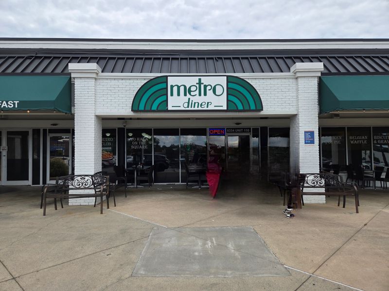 Timeless North Carolina Diners Everyone Swears By - Decor Hint Metro Diner, Charlotte
