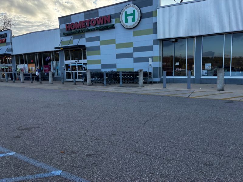 Hometown Supermarket 