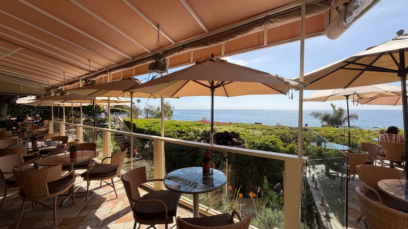16 California Coastal Restaurants Where The Views Are As Good As The Food - Decor Hint Geoffrey's