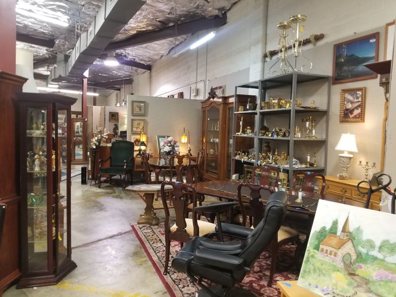 11 North Carolina Boutiques Where You'll Find One-Of-A-Kind Treasures - Decor Hint The Red Collection