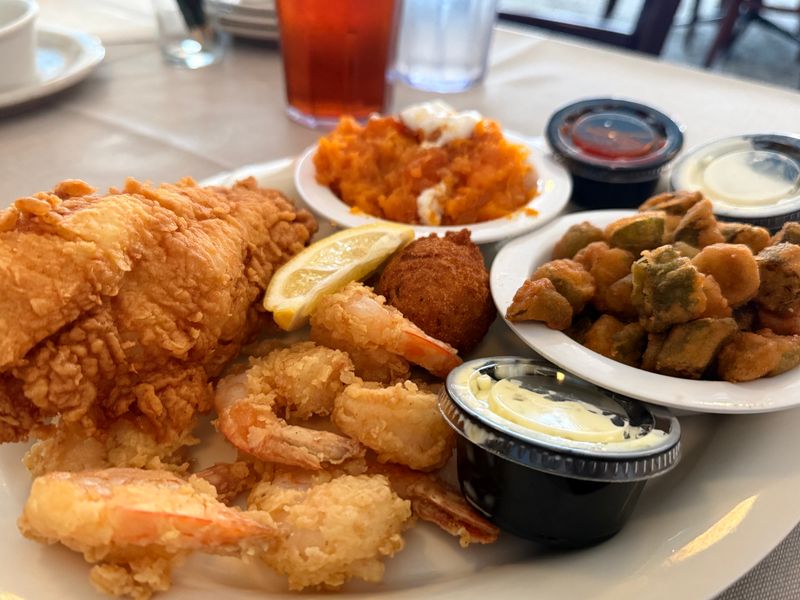 These 13 Georgia Restaurants Prove Some Traditions Should Never Change - Decor Hint Mary Mac's Tea Room