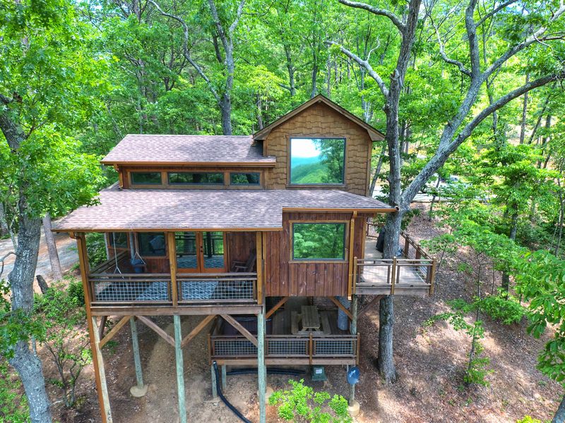 These Georgia Airbnbs Turn A Cozy Getaway Into A Movie-Like Escape - Decor Hint Blue Ridge Treehouse Rentals