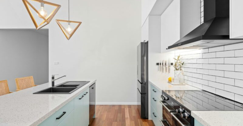 These Kitchen Features California Buyers Love (Plus Designer Finishing Touches That Seal The Deal)