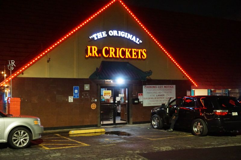 These Lemon Pepper Wing Spots Are Georgia Favorites For A Reason - Decor Hint JR Crickets