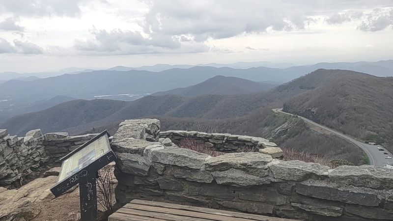 These North Carolina Spots Offer Bucket-List Views Anyone Can Hike To - Decor Hint Craggy Pinnacle Trail, Blue Ridge Parkway