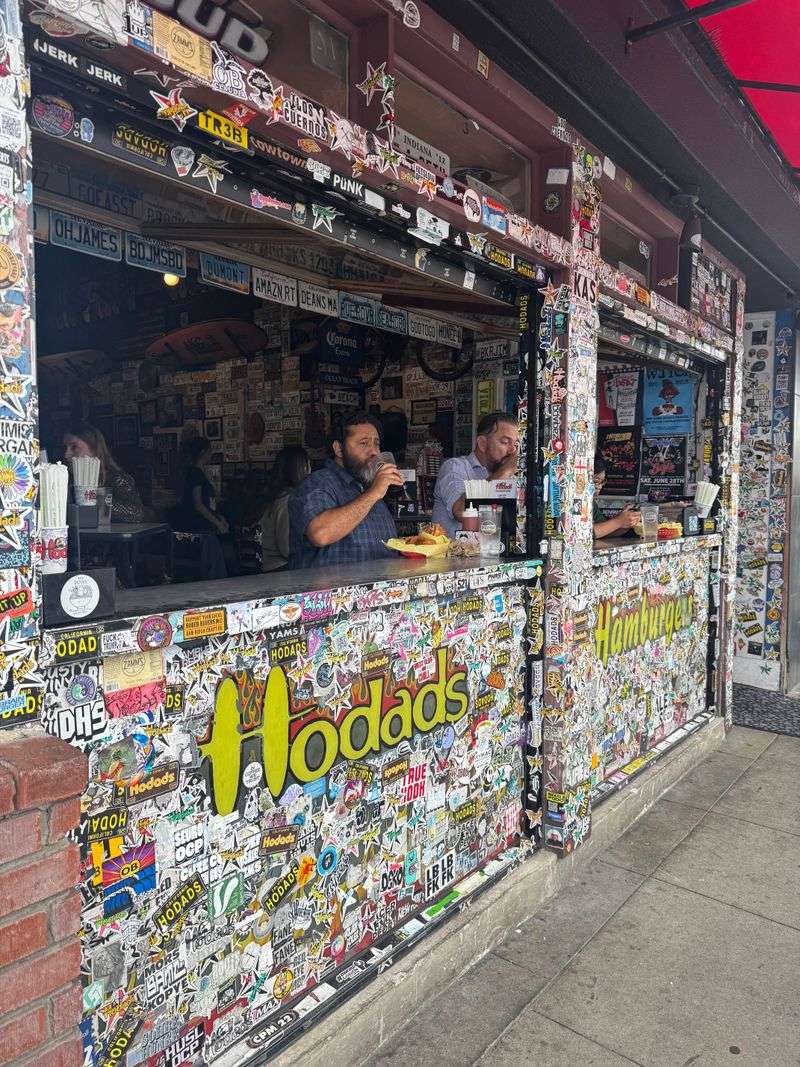 This Hole-In-The-Wall California Restaurant Is Famous For Its Giant Bacon Cheeseburgers - Decor Hint Founded By A Husband-And-Wife Team In 1973