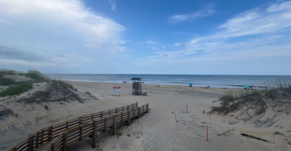 This North Carolina Beach Feels Like Your Own Hidden Oasis - Decor Hint
