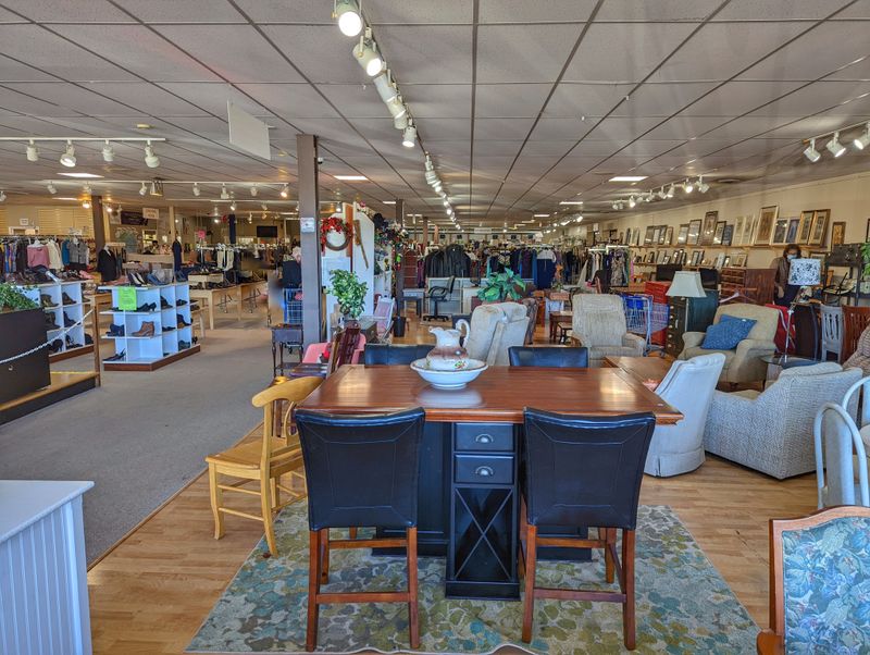 A Massive Shopping Space That Surprises Every First-Time Visitor