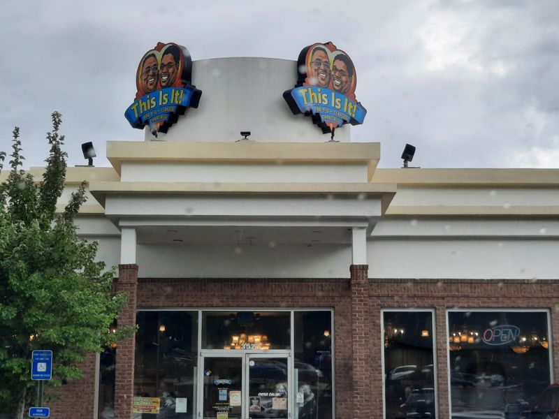 This Is It! Southern Kitchen & Bar-B-Q