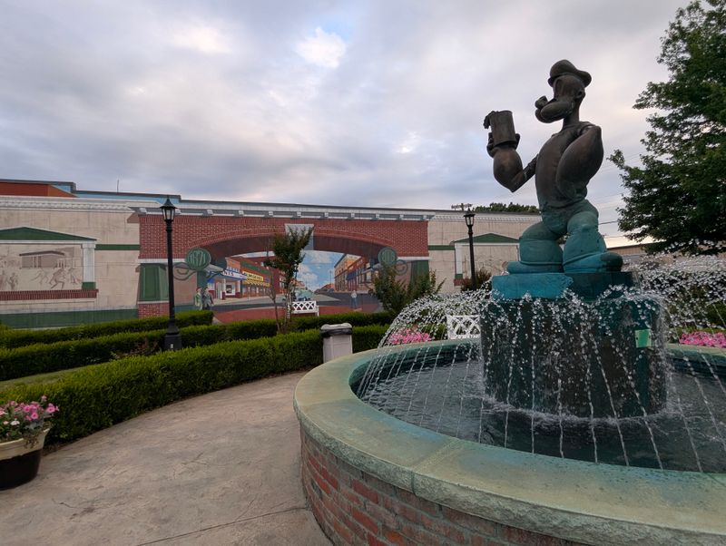 Popeye Statue - Alma