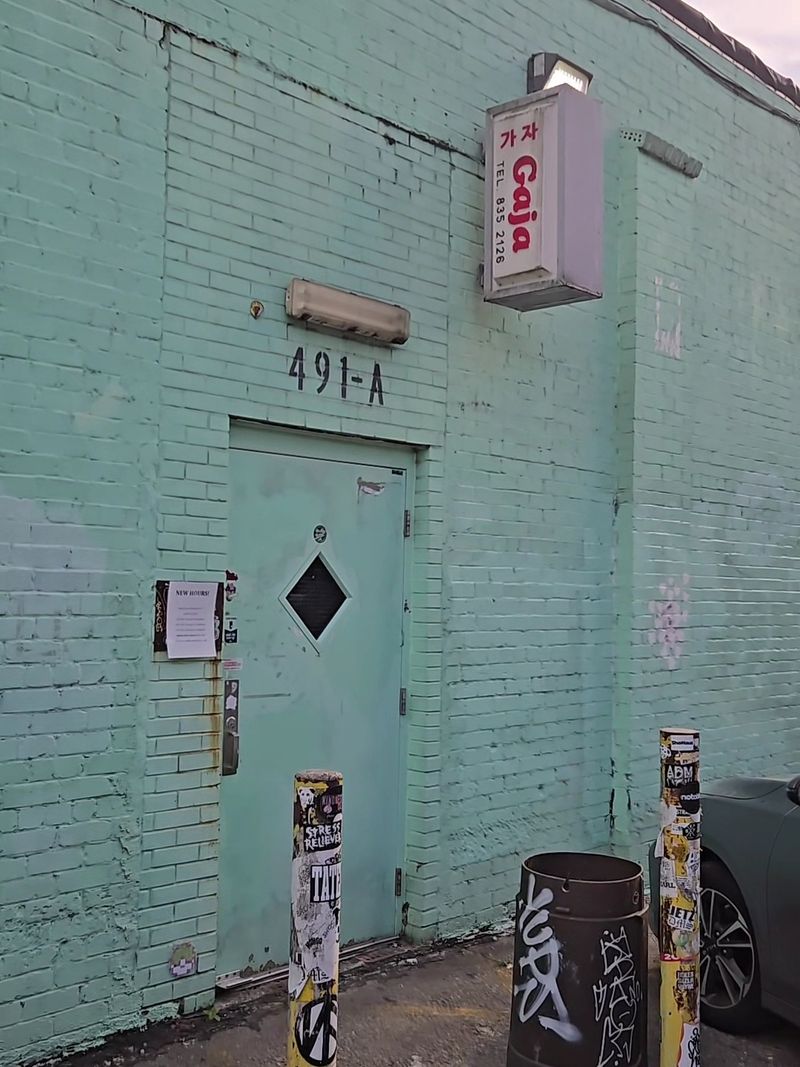 This Hidden Korean Speakeasy In Georgia Serves East Atlanta Village's Most Addictive Fried Chicken - Decor Hint The Staff Actually Knows Korean Food Culture