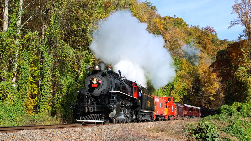 A Scenic Train Journey You'll Never Forget In The Smokies, North Carolina - Decor Hint Steam Locomotive Nostalgia