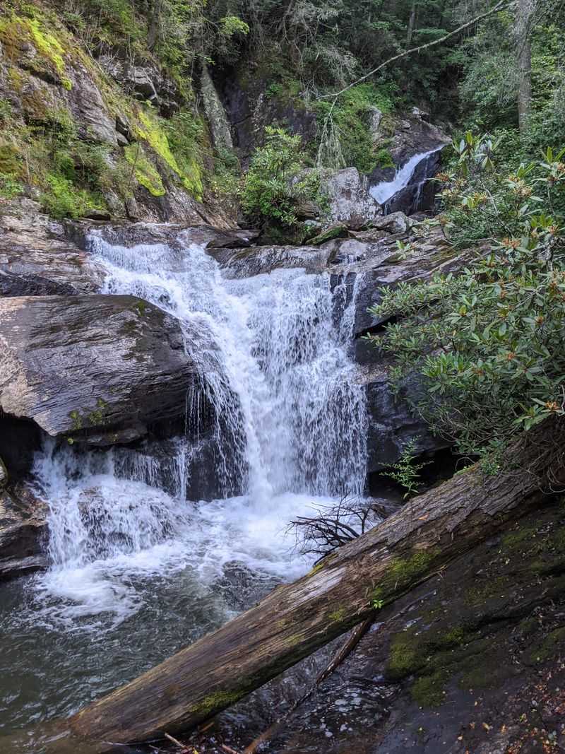 Dukes Creek Falls