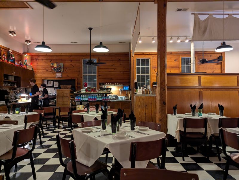 This Grocery In Beaufort, North Carolina, Is Home To The Most Addictive Crab Dip - Decor Hint A Historic Grocery Store Transformed Into Dining Magic