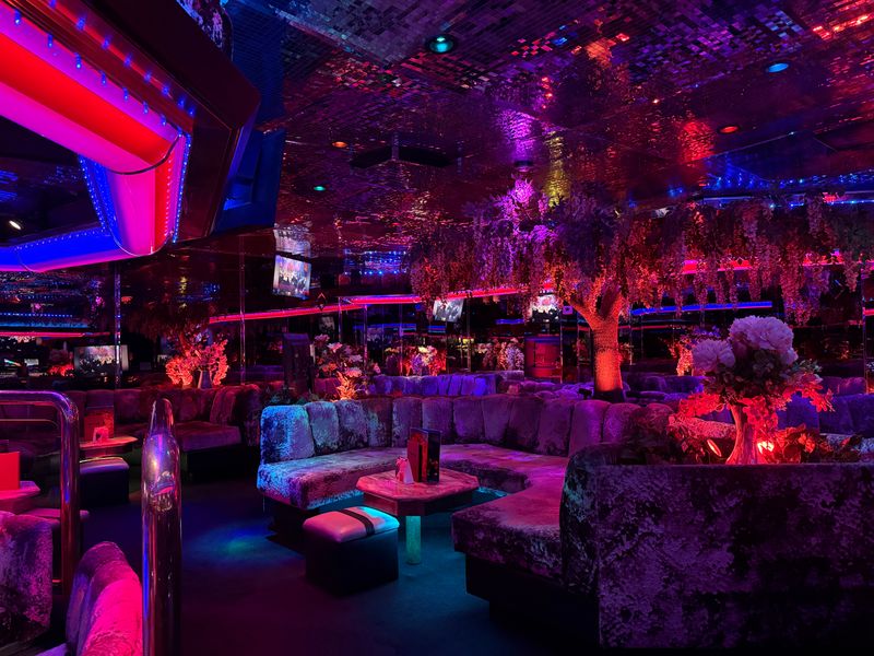 The Peppermill Restaurant & Fireside Lounge