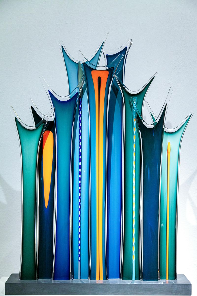 These 9 California Antiques Are Nearly Worthless - But These 9 Could Be Goldmines - Decor Hint California Art Glass Vases (Goldmine)