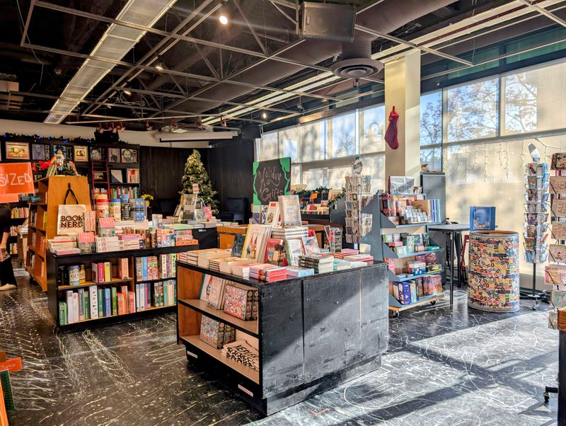 14 Massive Bookstores Across California Where You Can Happily Get Lost For Hours - Decor Hint Kepler's Books