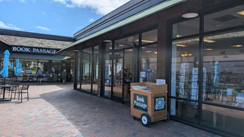 14 Massive Bookstores Across California Where You Can Happily Get Lost For Hours - Decor Hint Book Passage
