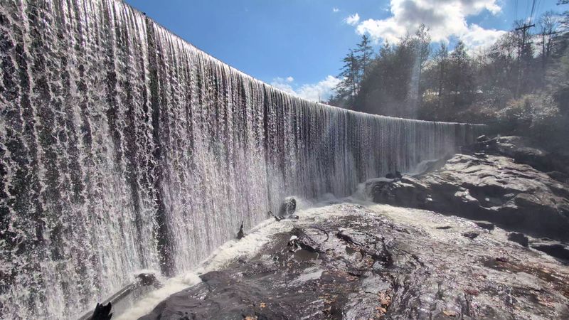 Discover North Carolina's Hidden Waterfall Paradise - Decor Hint Symphony Of Rushing Water