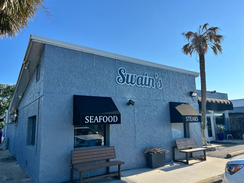 Swain's Seafood and Cut Restaurant, Oak Island
