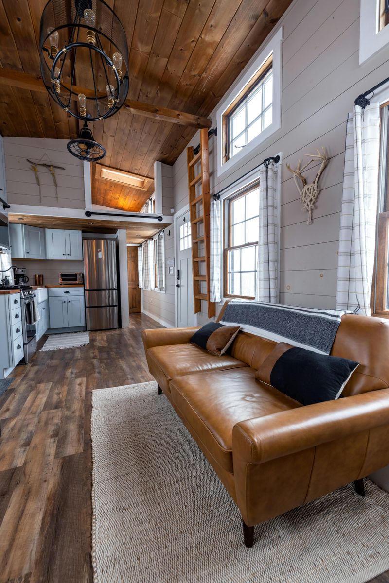 10 Timeless Decorating Styles That Never Left Texas Homes - Decor Hint Modern Rustic Fusion