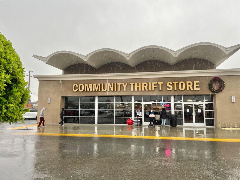 Positive Customer Reviews Highlighting Cleanliness And Staff