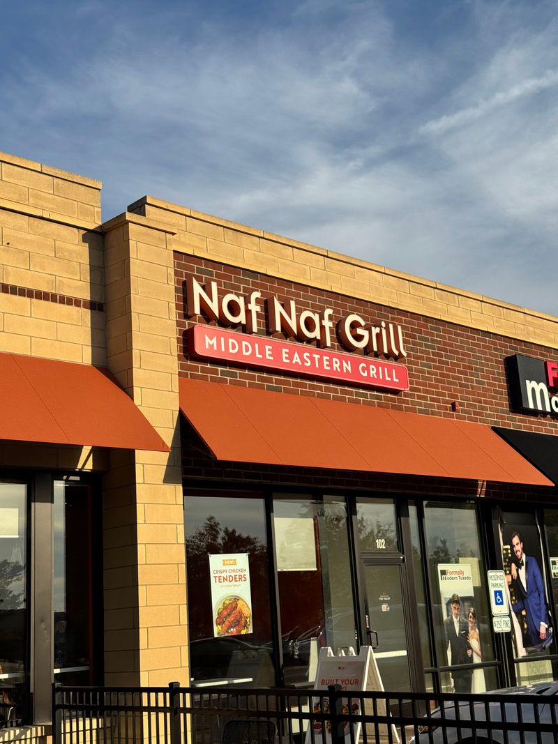 12 Illinois Sandwich Eateries That Consistently Nail Fresh Deli Flavor - Decor Hint Naf Naf Grill