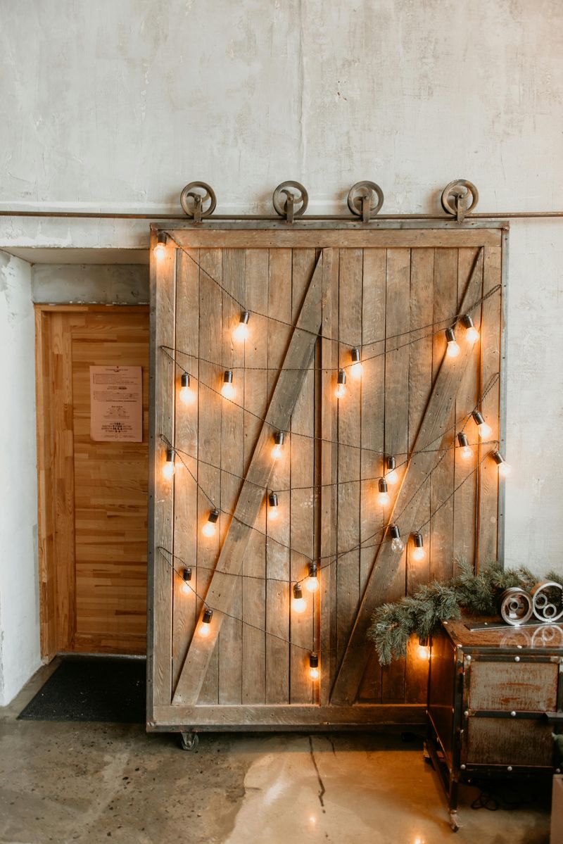 Viral Decor Trends Wisconsin Homeowners Quickly Regret - Decor Hint Barn Doors On Bathrooms