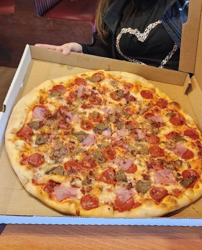 Wood Fired Margherita Pizza With Basil That Pops