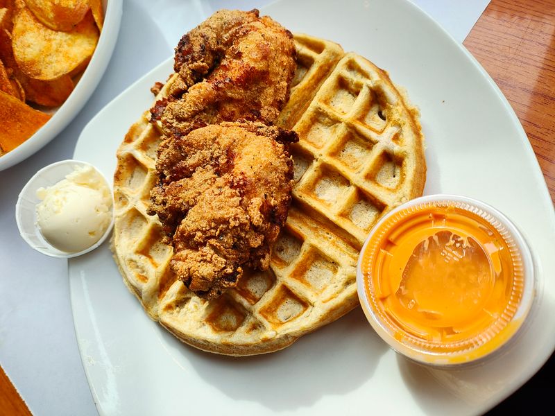 Dame's Chicken and Waffles
