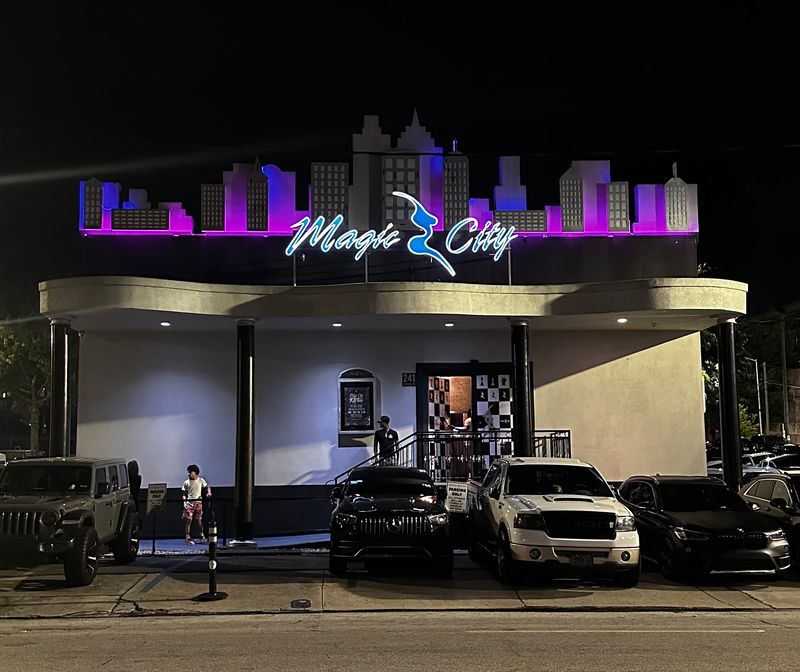 These Lemon Pepper Wing Spots Are Georgia Favorites For A Reason - Decor Hint Magic City