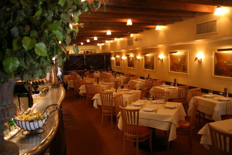 14 All-You-Can-Eat Spots In New York That Capture The Empire State's Food Diversity - Decor Hint Becco