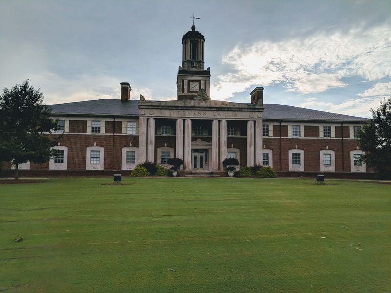 This Stunning College In Georgia Looks Just Like Hogwarts - Decor Hint Martha Berry Founded It In 1902