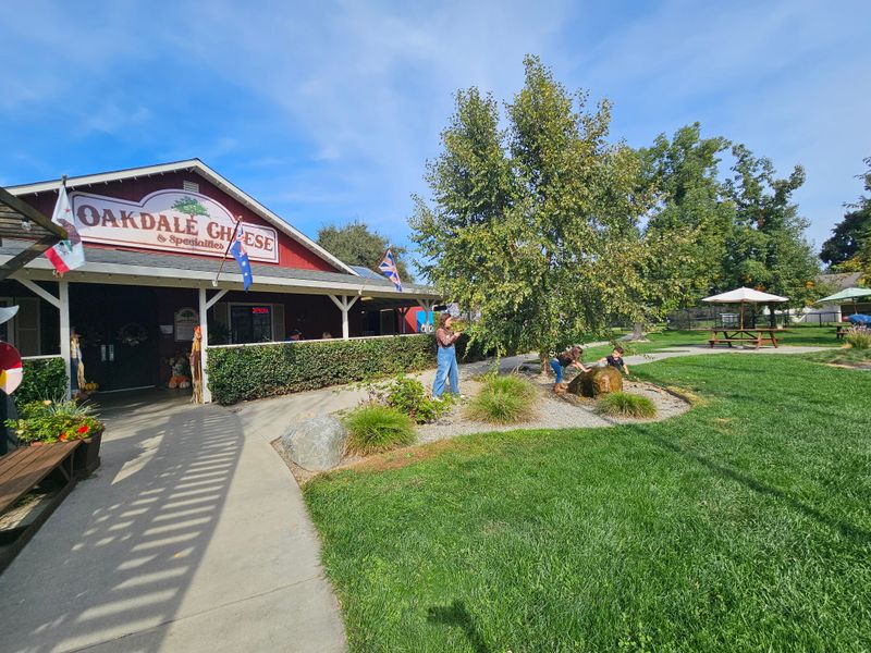 Oakdale Cheese & Specialties