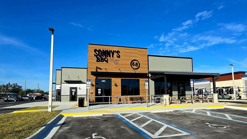 These 15 Culinary Stops In Kingsland, Georgia Make I-95 Travel Way More Delicious - Decor Hint Sonny's BBQ