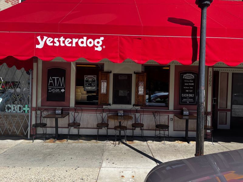 15 Georgia Hot Dog Joints That Still Do Things The Traditional Way - Decor Hint Yesterdog