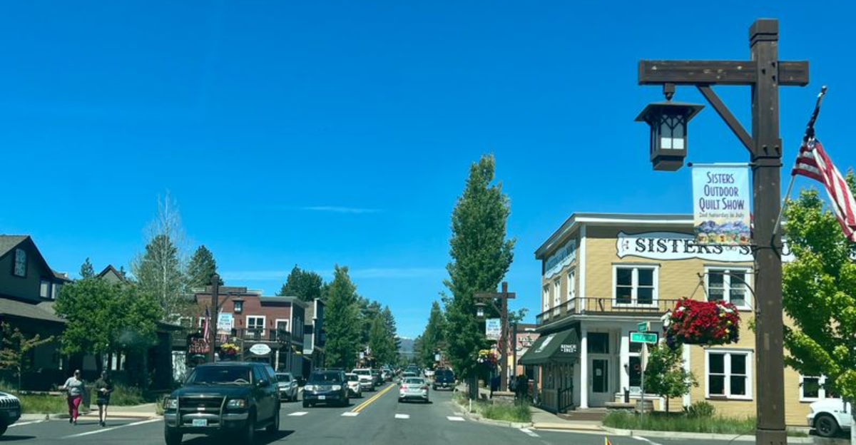 10 Charming Towns Where Oregon Locals Go To Slow Everything Down - Decor Hint