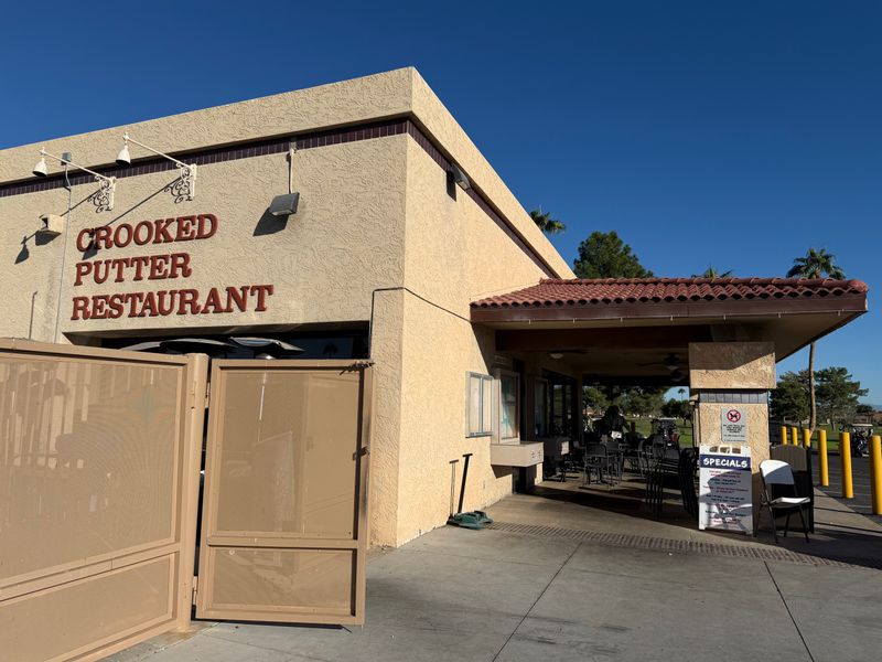 The Crooked Putter Restaurant & Pizzeria