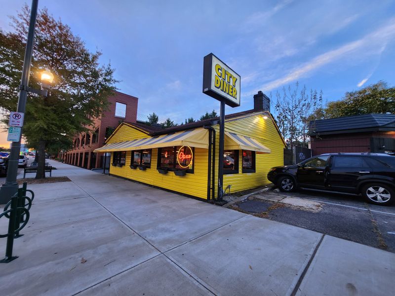 13 Virginia Chicken-Fried Steak Restaurants That Taste Like Sunday Dinner Memories - Decor Hint City Diner
