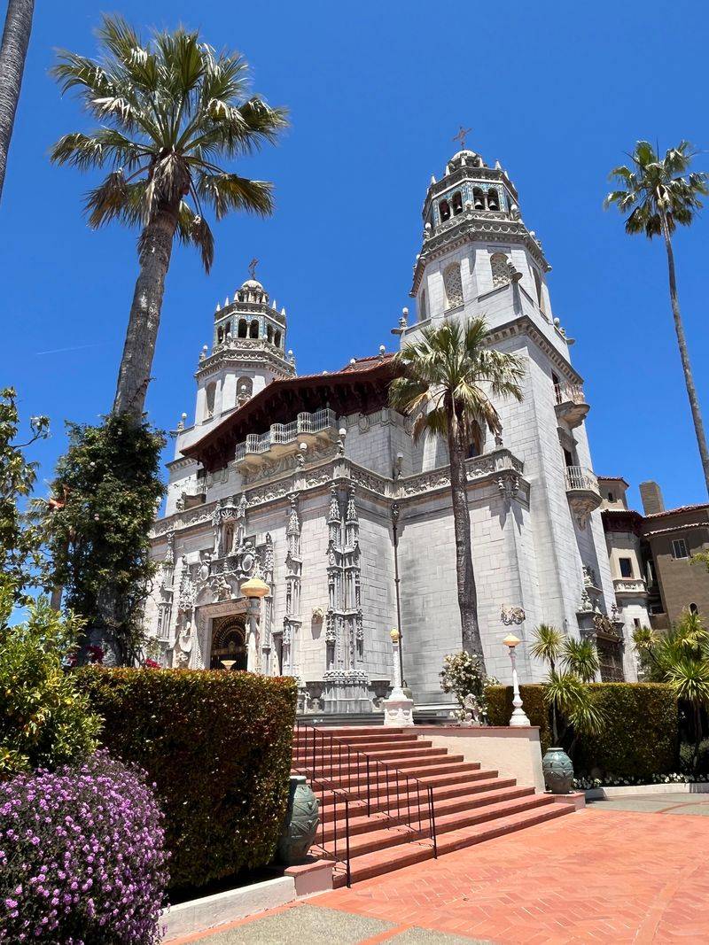 14 Magical Castles In California You Never Realized Existed - Decor Hint Hearst Castle, San Simeon