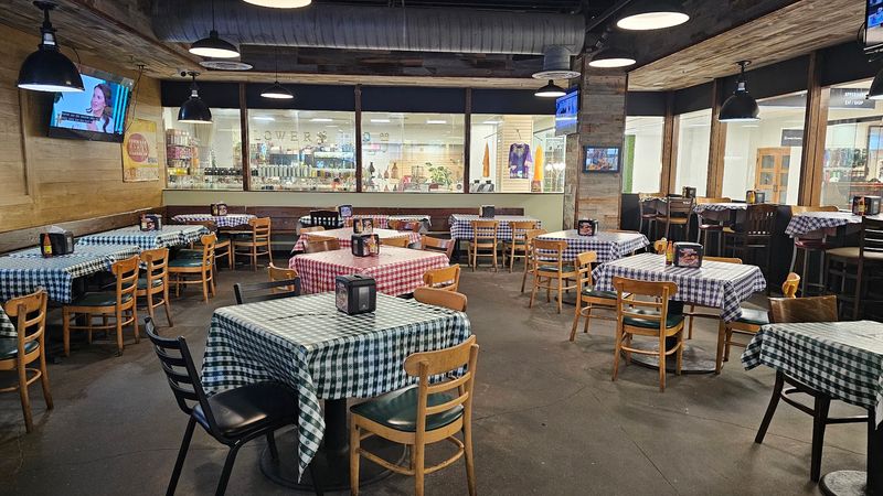 15 Georgia Fried Chicken Spots That Raise The Bar On Southern Flavor - Decor Hint Gus's World Famous Fried Chicken