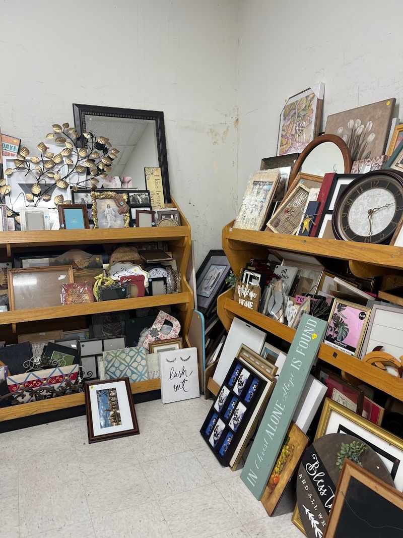 This California Thrift Store Will Make You Feel Like You Struck Gold - Decor Hint Daily Donation Drop-Offs Keep Inventory Fresh