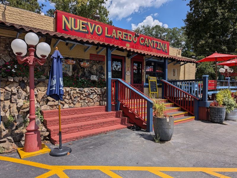 This Hidden Mexican Eatery In Georgia Serves The Best Margaritas And Nachos - Decor Hint Why Atlantans Keep Coming Back For More
