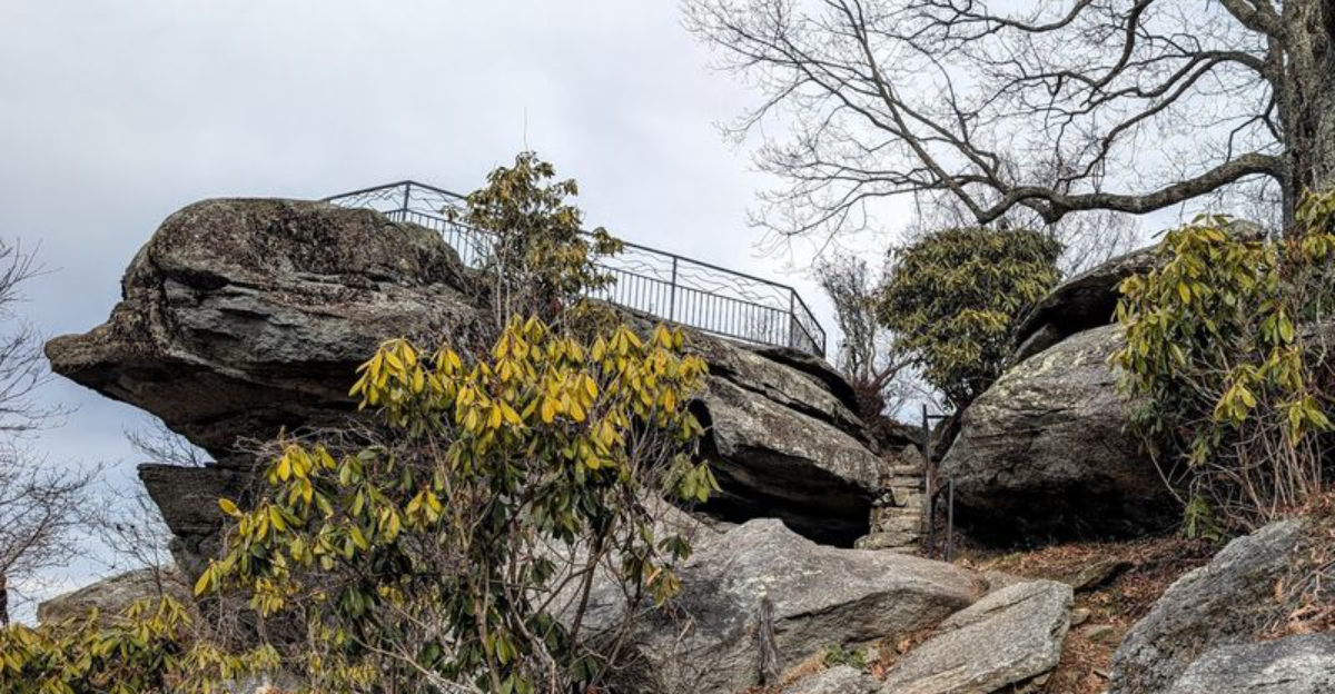 Add This North Carolina Scenic Overlook To Your Spring Bucket List - Decor Hint