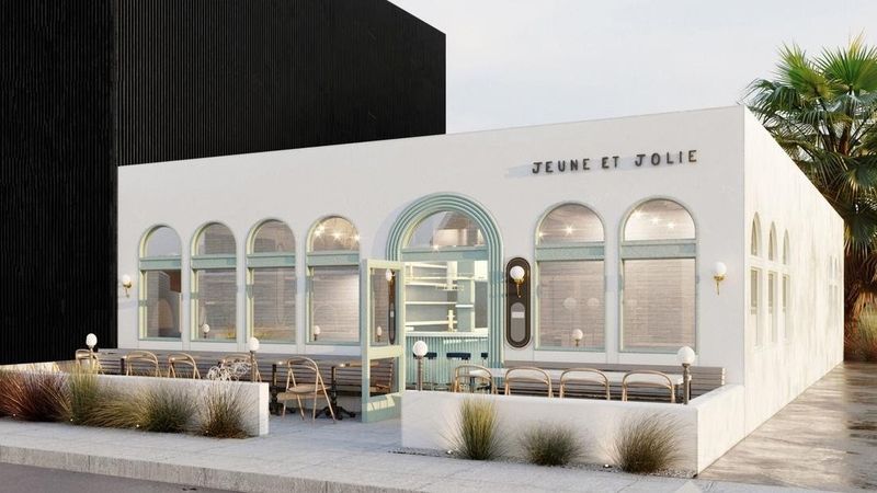 Jeune Et Jolie – Carlsbad