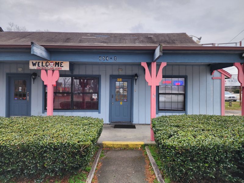 Convenient Location Right Off Main Road