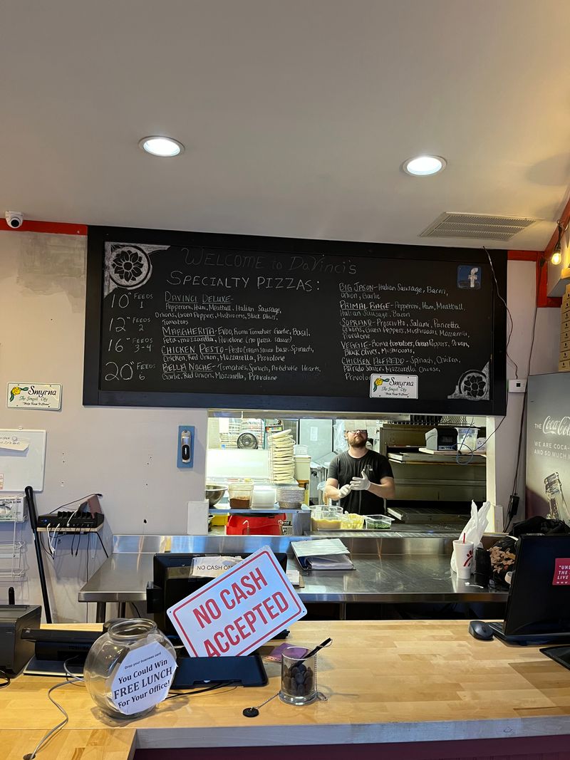 11 Georgia Italian Spots Where You Don't Need A Reservation But Showing Up Early Is A Good Idea - Decor Hint Da Vinci's Pizza & Restaurant — Macon