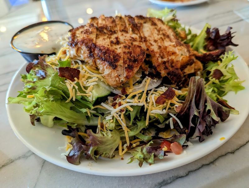 There's A Hidden Gem Eatery Inside Georgia's Premier Golf Resort In Braselton - Decor Hint Consistently Positive Guest Reviews