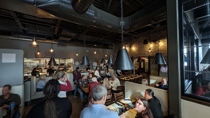 Weekend Live Music That Sets the Mood